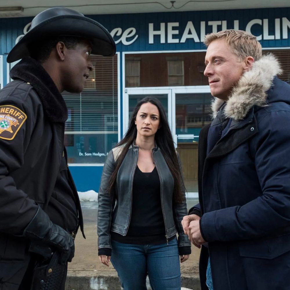 Resident Alien Asta Twelvetrees (Sara Tomko) rocking that Black Leather Jacket - Character Front Posture View