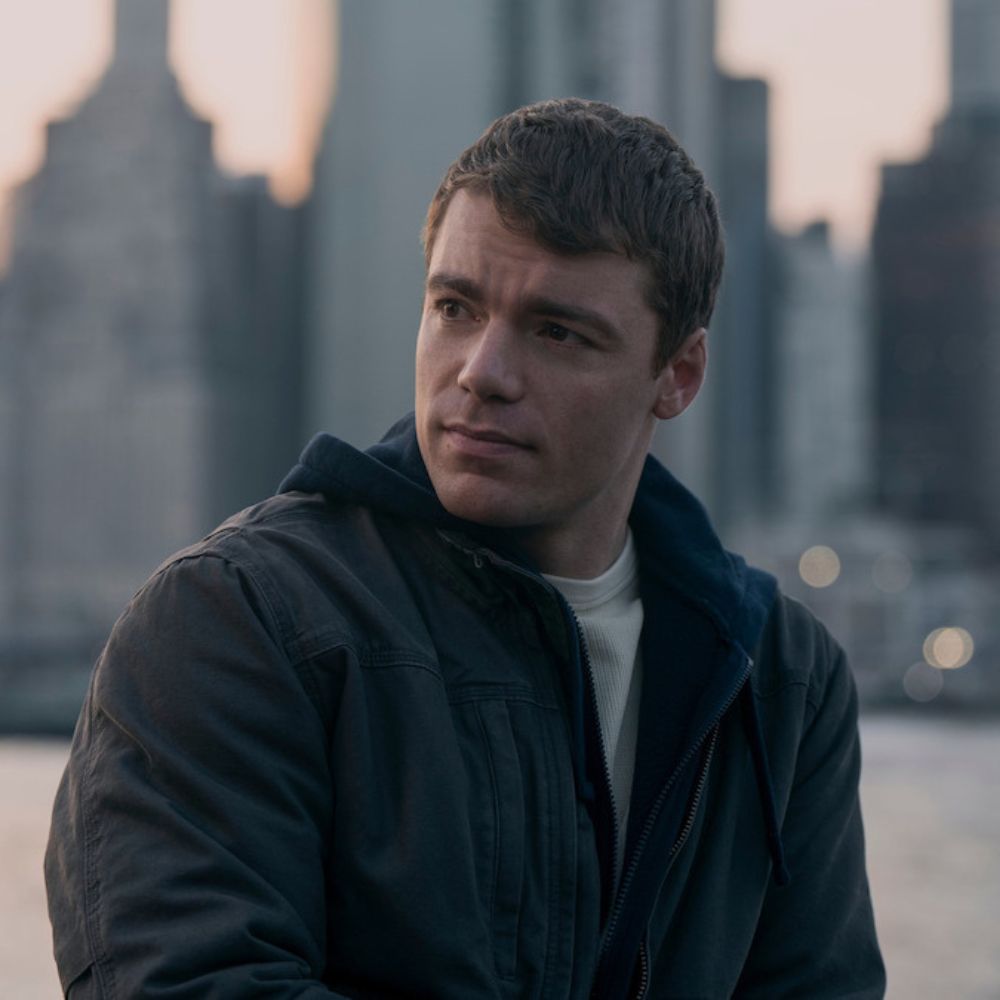 The Night Agent Season 02 Peter Sutherland Grey Cotton Field Jacket - Character Front View