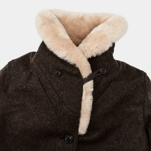 Yellowstone Beth Dutton aka Kelly Reilly Shearling Collar Wool Coat - Mannequin Front Collar View